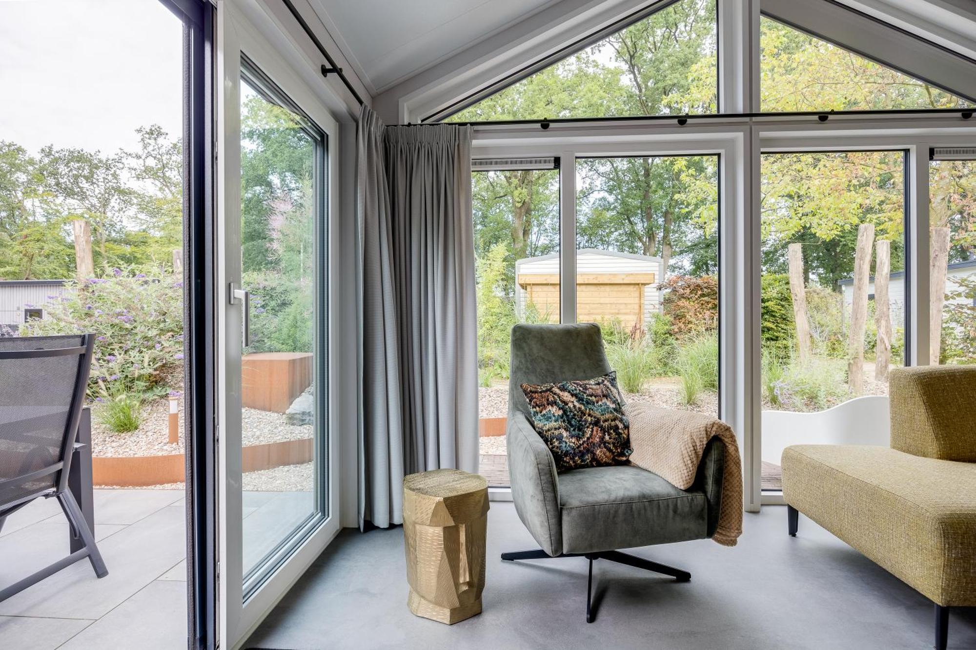 Modern Ingericht Chalet Op Groen Park Op De Veluwe Epe Exterior photo